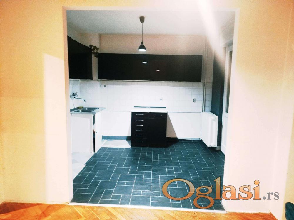 Slika 1 - Strahinjića Bana, Dvosoban stan za izdavanje, 45m2, 650€