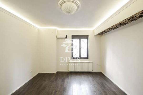 Glavna slika -Gospodar Jovanova , Trosoban stan na prodaju, 62m2, 403.000€