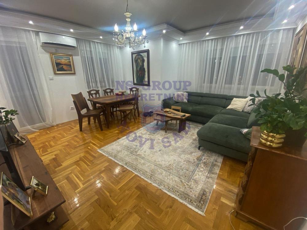 Glavna slika -Četvorosoban stan na prodaju, 73m2, 206.000€