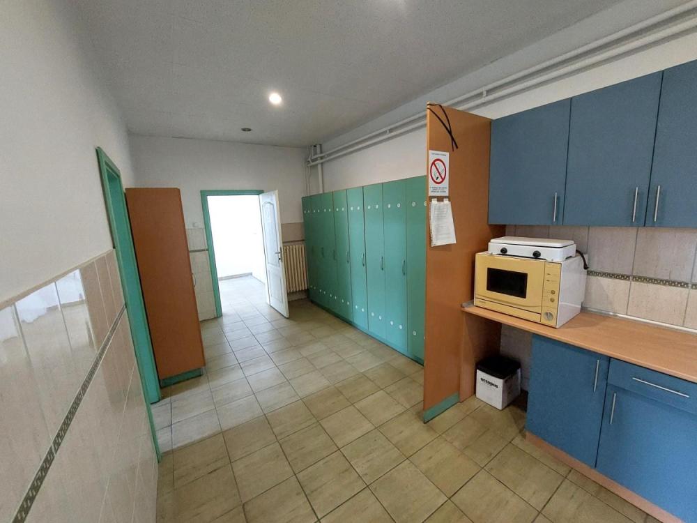 Slika 6 -  Lokal za izdavanje, 1200m2, 4€