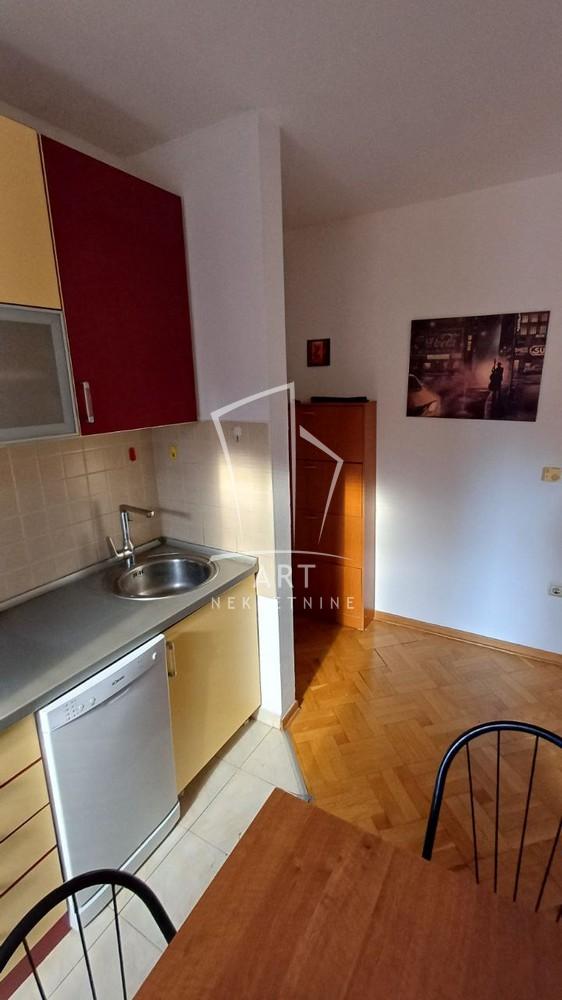 Slika 2 - Vitezova Karađorđeve Zvezde, Dvosoban stan za izdavanje, 47m2, 420€