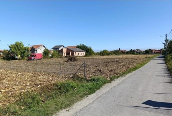 Slika 3 -  Plac na prodaju, Borca, 103.500€