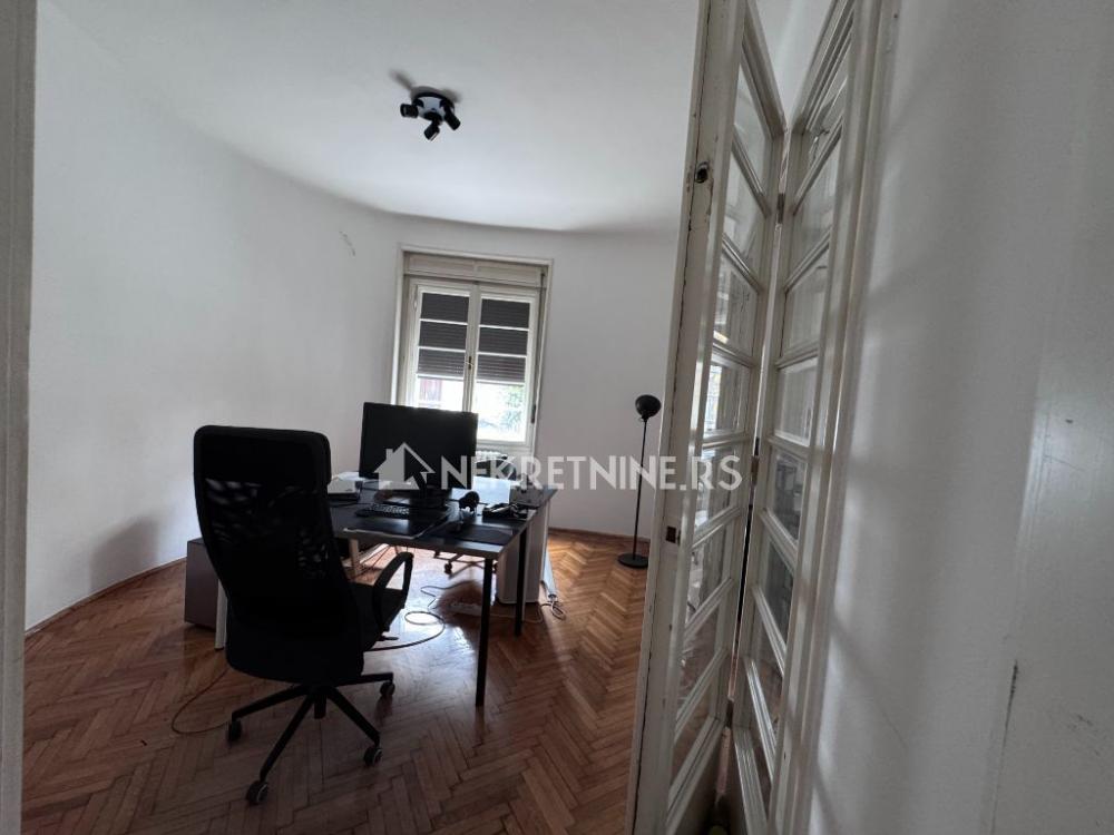 Slika 4 - Stojana Novakovića, Četvorosoban stan za izdavanje, 100m2, 1.350€