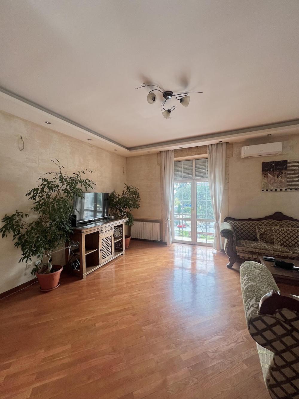 Slika 3 - Dragoslava Jovanovica, Četvorosoban stan za izdavanje, 120m2, 2.200€