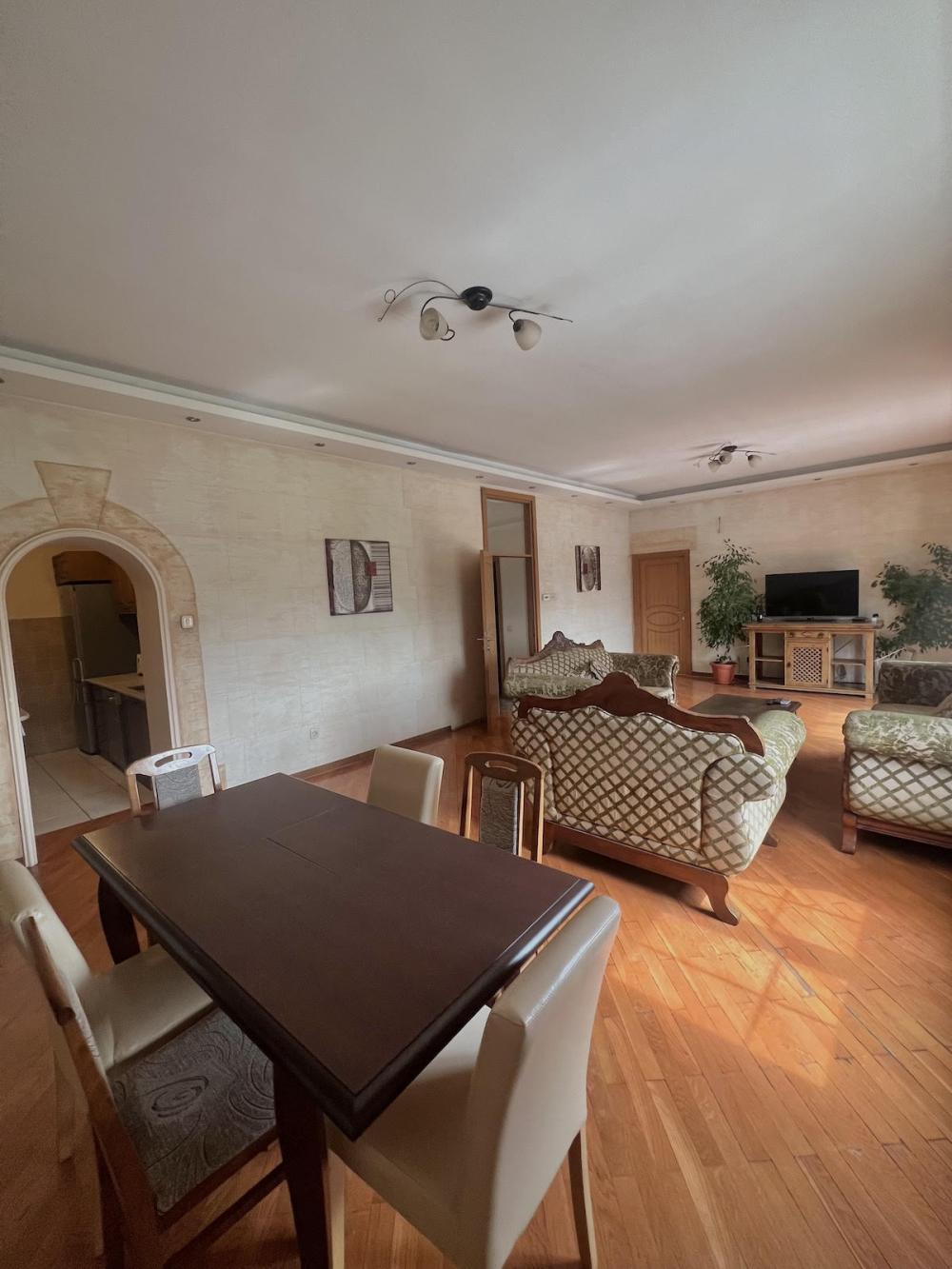 Slika 3 - Dragoslava Jovanovica, Četvorosoban stan na prodaju, 120m2, 750.000€