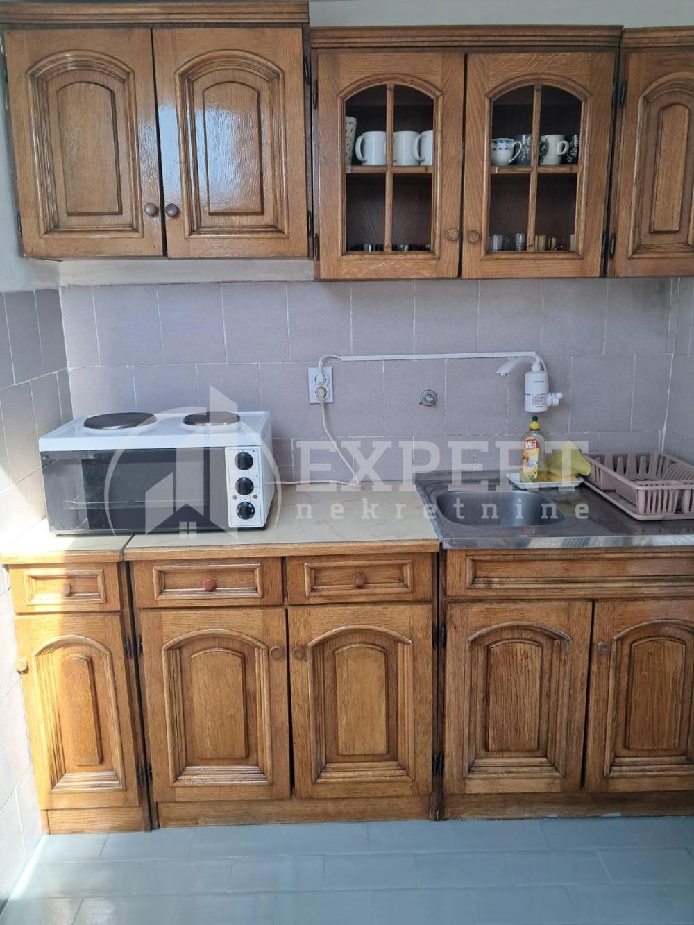 Slika 2 - Branka Miljkovića, Dvoiposoban stan za izdavanje, 74m2, 200€