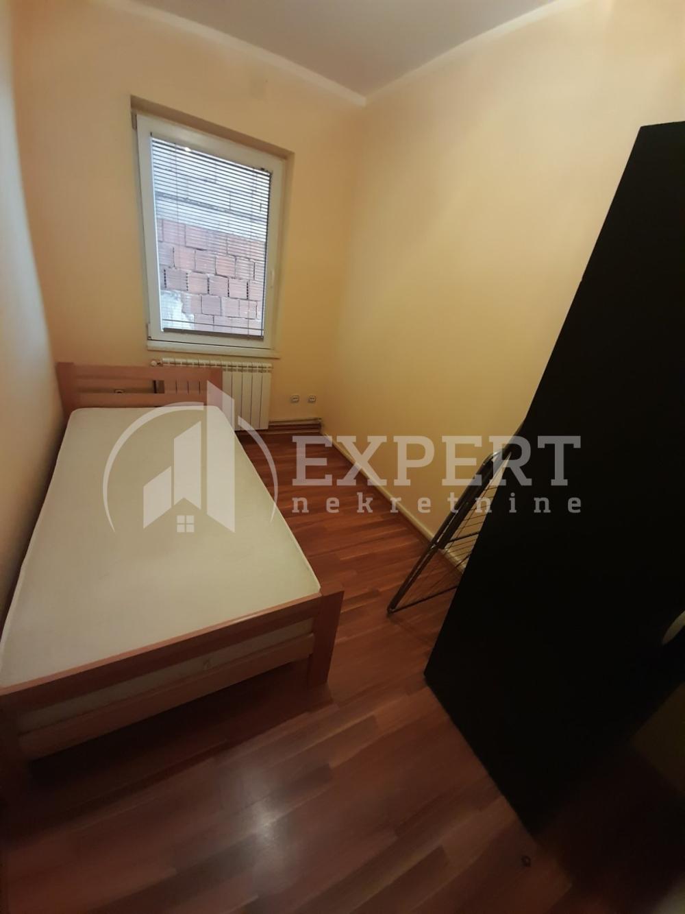 Slika 6 - Bulevar Medijana, Troiposoban stan za izdavanje, 45m2, 350€