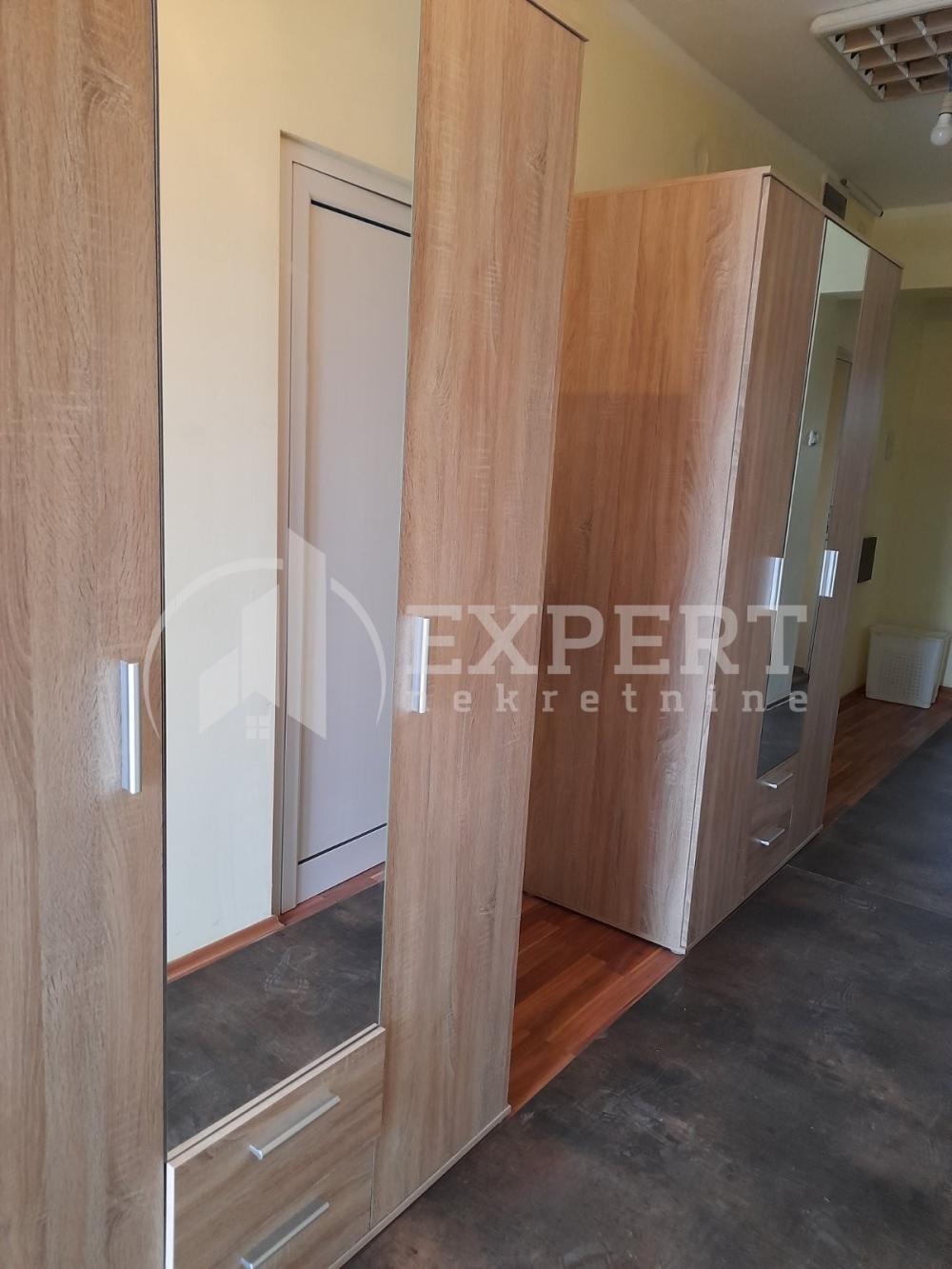 Slika 5 - Bulevar Medijana, Troiposoban stan za izdavanje, 45m2, 350€