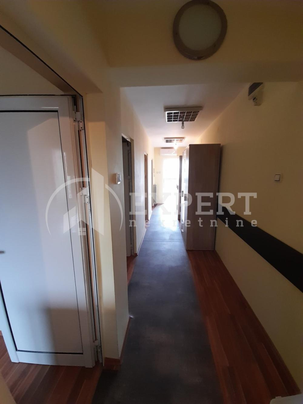 Slika 4 - Bulevar Medijana, Troiposoban stan za izdavanje, 45m2, 350€