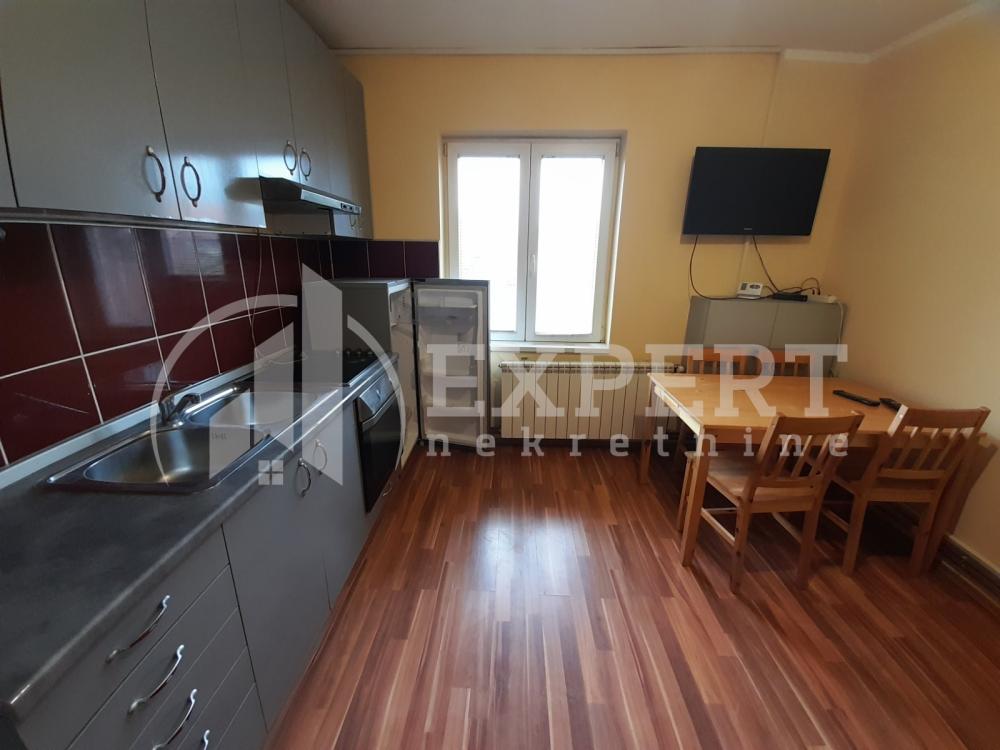 Slika 1 - Bulevar Medijana, Troiposoban stan za izdavanje, 45m2, 350€