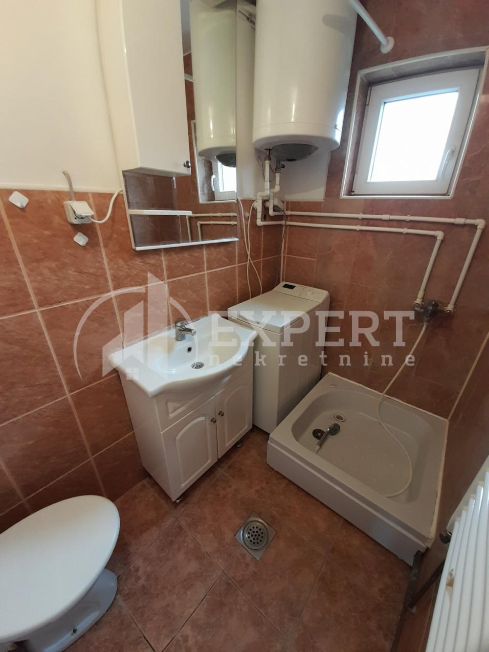 Slika 3 - Bulevar Medijana, Troiposoban stan za izdavanje, 45m2, 350€