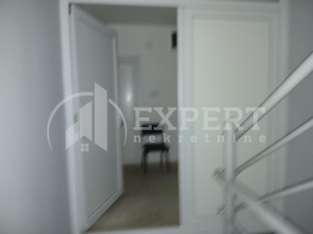 Slika 1 - Đerdapska, Trosoban stan na prodaju, 106m2, 135.000€