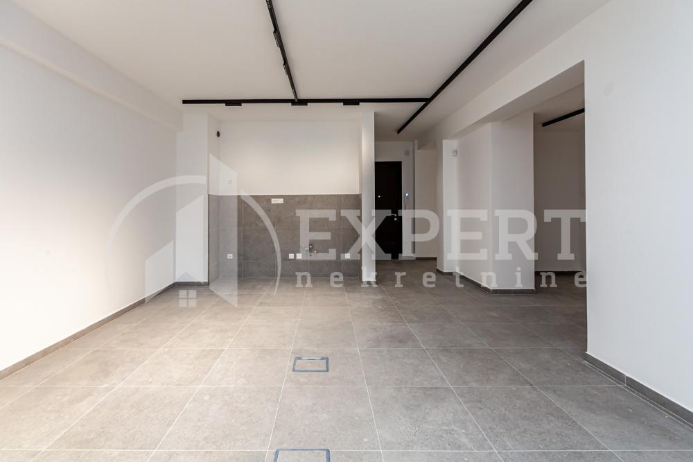 Glavna slika -Stevana Sremca,  Lokal za izdavanje, 97m2, 800€