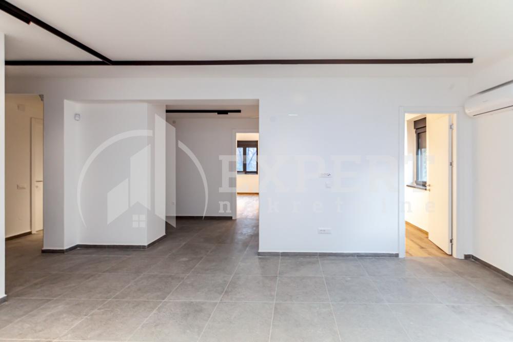 Slika 1 - Stevana Sremca,  Lokal za izdavanje, 97m2, 800€