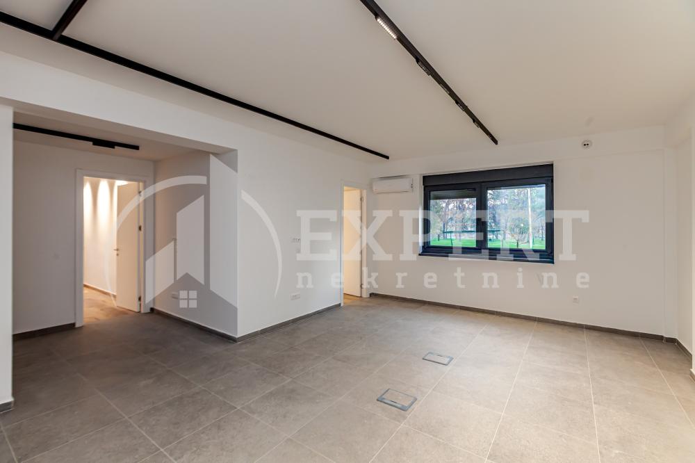 Slika 2 - Stevana Sremca,  Lokal za izdavanje, 97m2, 800€