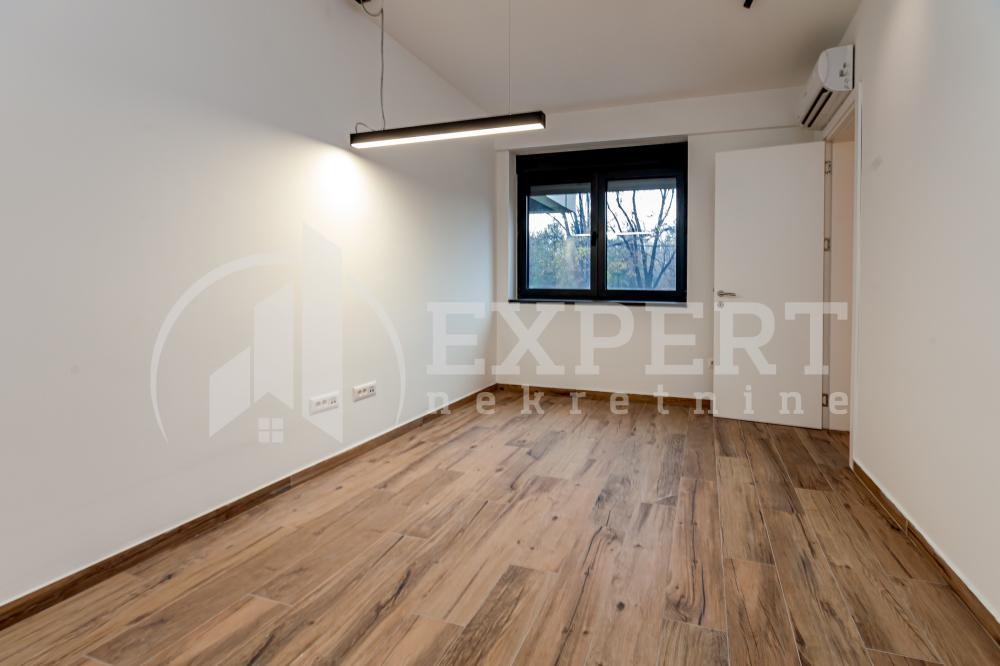 Slika 9 - Stevana Sremca,  Lokal za izdavanje, 97m2, 800€