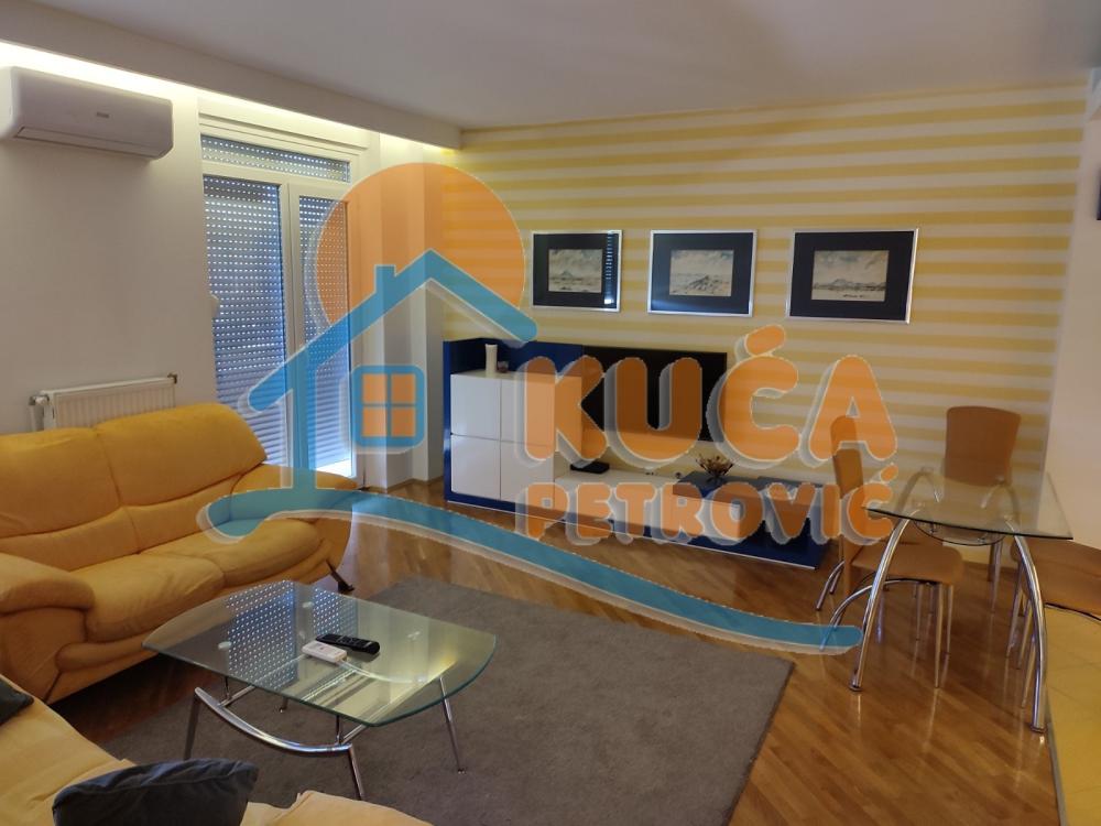 Slika 1 - Sokolska, Dvoiposoban stan za izdavanje, 61m2, 500€