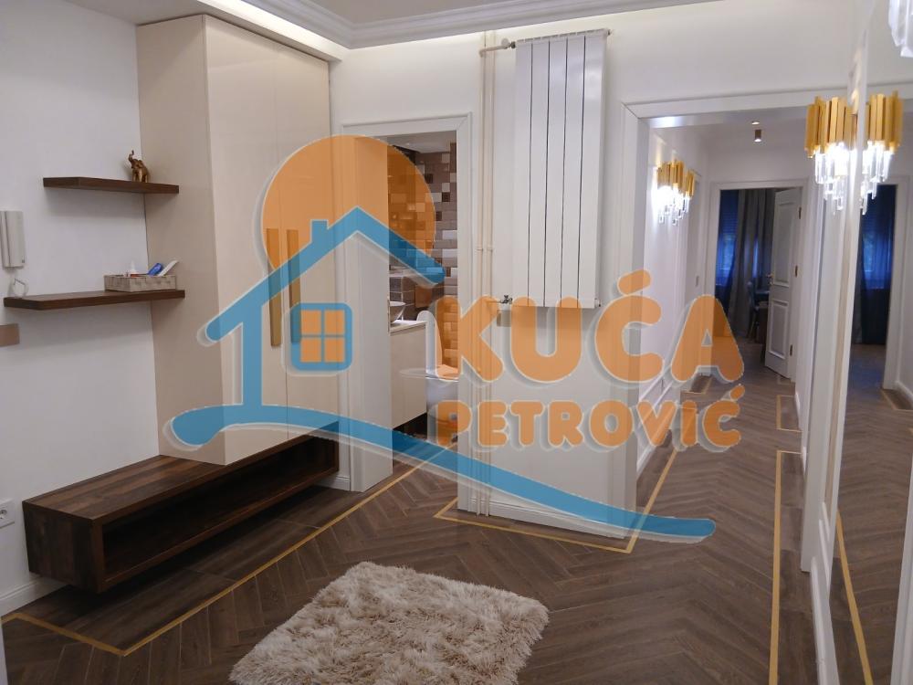 Slika 10 - Elektronska, Četvorosoban stan za izdavanje, 100m2, 800€