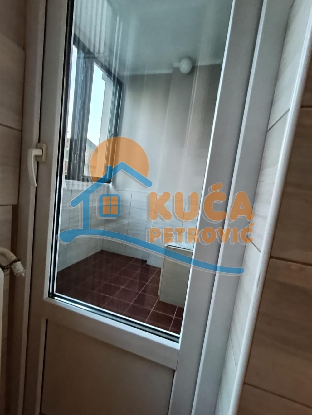Slika 11 - Bulevar dr Zorana, Dvoiposoban stan za izdavanje, 67m2, 500€