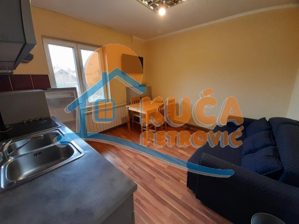 Glavna slika -Bulevar Medijana, Troiposoban stan za izdavanje, 45m2, 350€