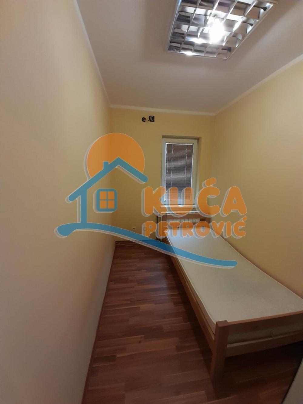 Slika 7 - Bulevar Medijana, Troiposoban stan za izdavanje, 45m2, 350€