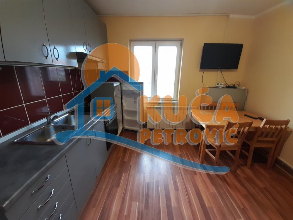 Slika 1 - Bulevar Medijana, Troiposoban stan za izdavanje, 45m2, 350€