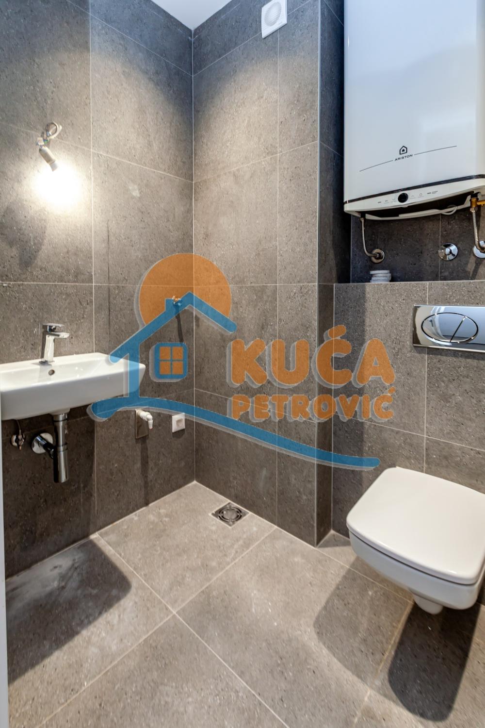 Slika 7 - Stevana Sremca,  Lokal za izdavanje, 97m2, 800€