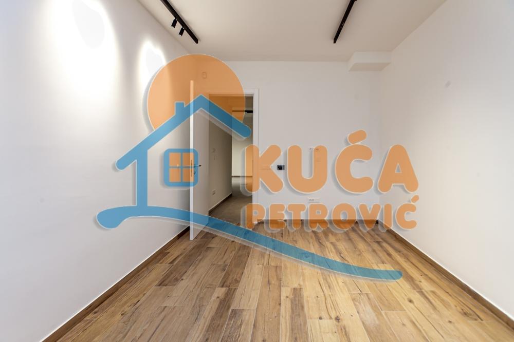 Slika 11 - Stevana Sremca,  Lokal za izdavanje, 97m2, 800€