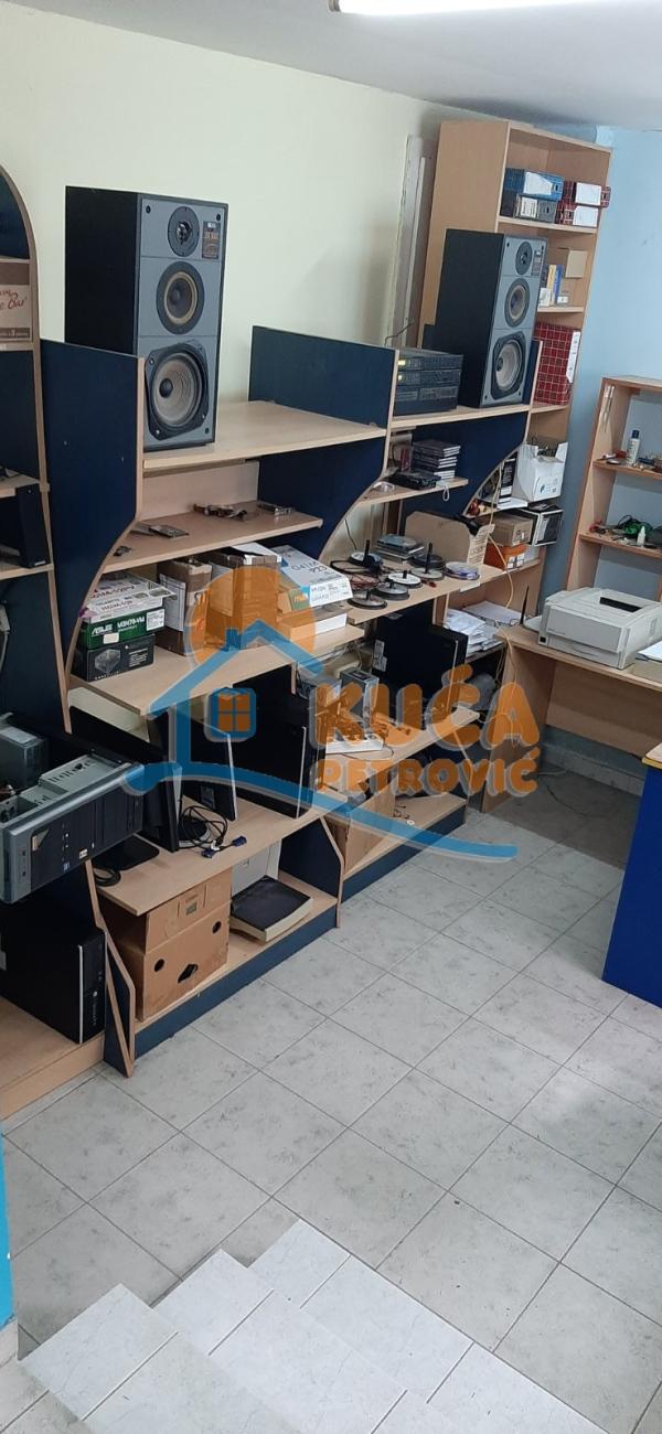 Slika 1 - Radnih brigada,  Lokal za izdavanje, 22m2, 150€