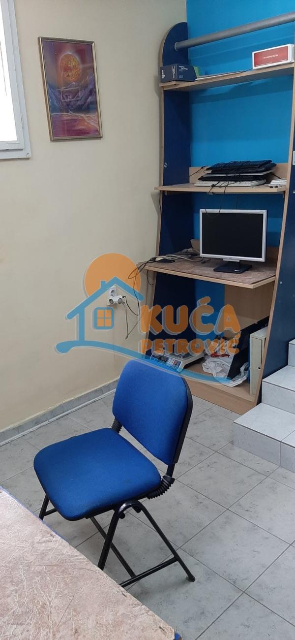 Slika 2 - Radnih brigada,  Lokal za izdavanje, 22m2, 150€