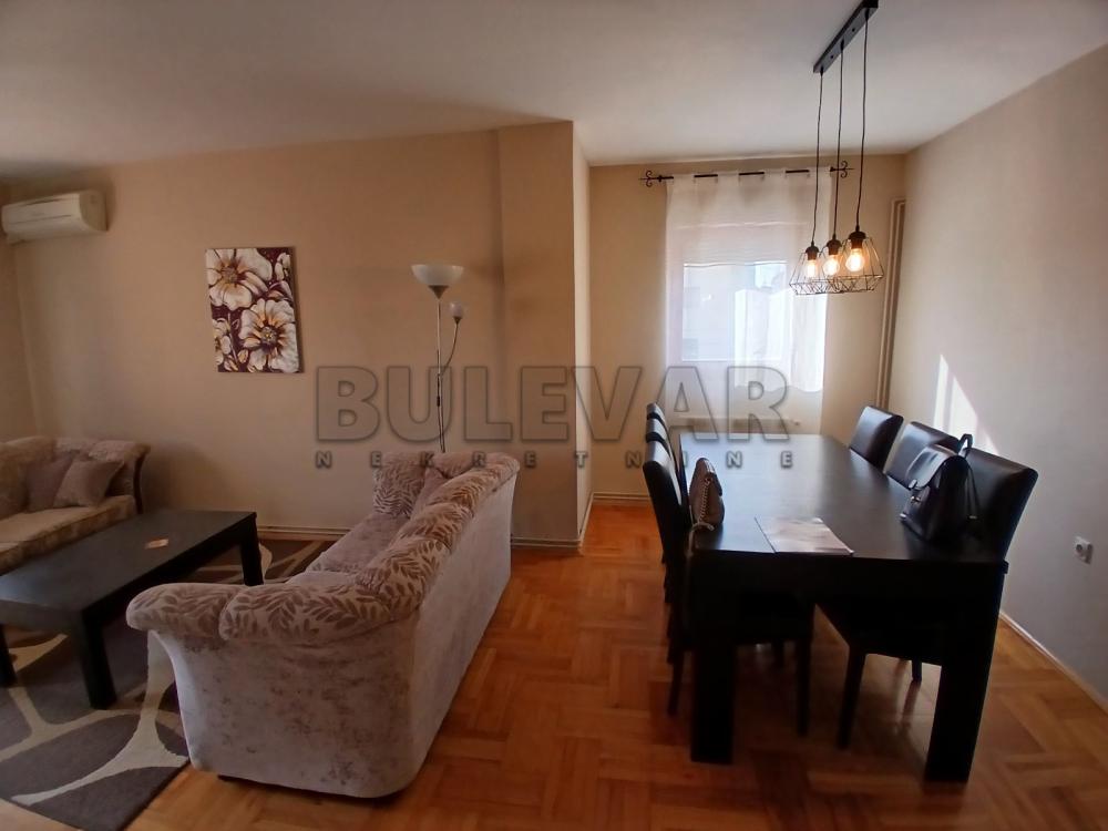 Slika 1 - Studenička, Četvorosoban stan za izdavanje, 90m2, 370€