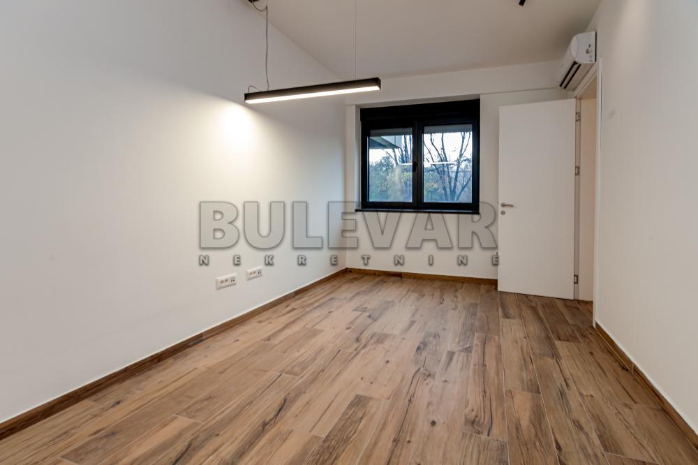 Slika 9 - Stevana Sremca,  Lokal za izdavanje, 97m2, 800€