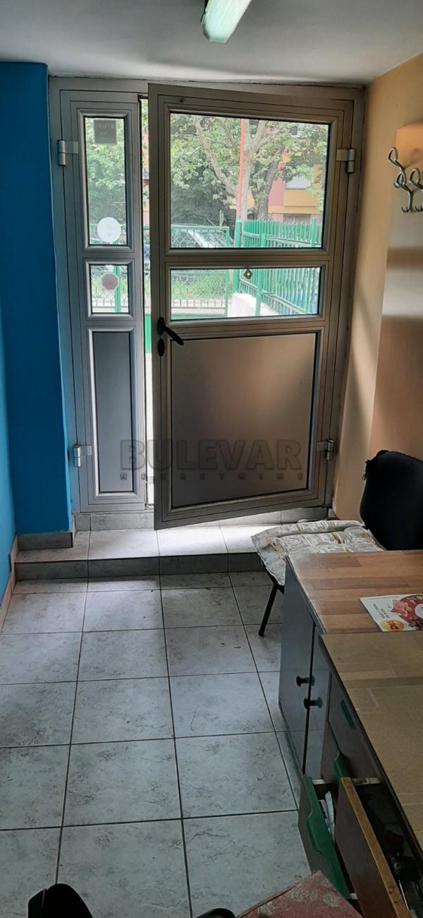 Slika 3 - Radnih brigada,  Lokal za izdavanje, 22m2, 150€