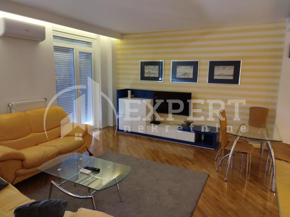 Slika 1 - Sokolska, Dvoiposoban stan za izdavanje, 61m2, 500€