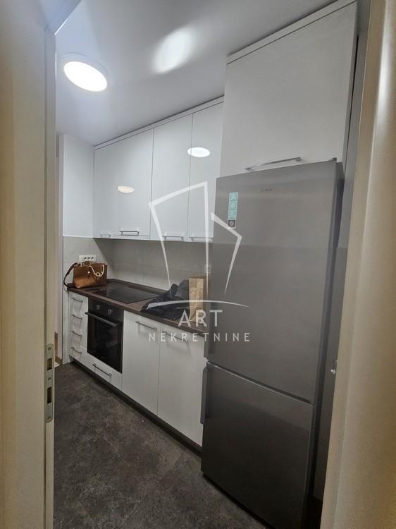 Slika 2 - Bulevar Arsenija Čarnojevića, Dvoiposoban stan za izdavanje, 67m2, 1.000€