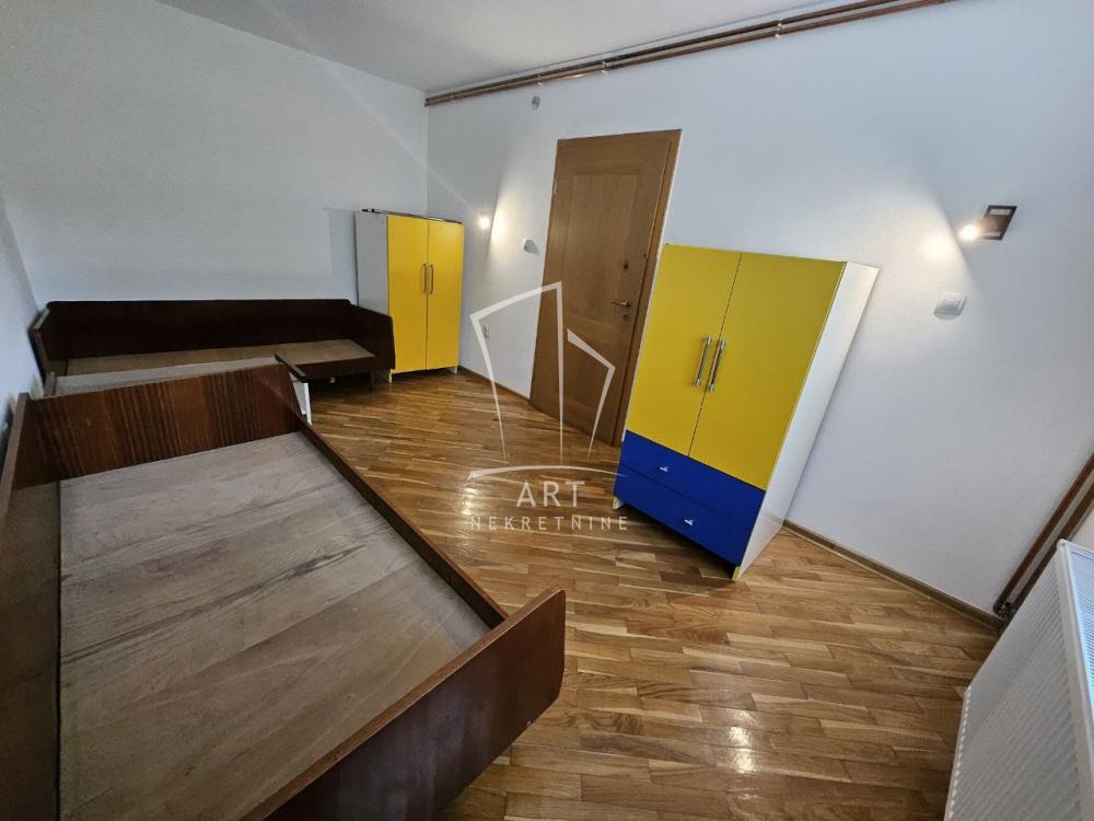 Slika 3 - Kralja Vladislava,  Kuća za izdavanje, 72m2, 600€
