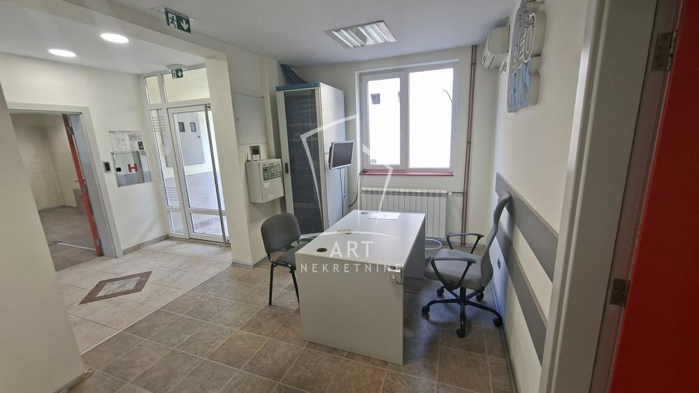 Slika 5 - Ugrinovačka,  Lokal za izdavanje, 408m2, 3.500€