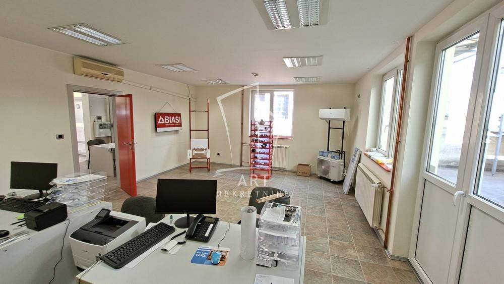 Slika 8 - Ugrinovačka,  Lokal za izdavanje, 408m2, 3.500€