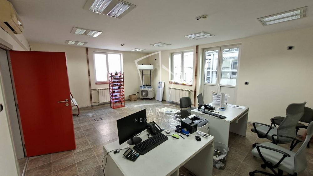 Glavna slika -Ugrinovačka,  Lokal za izdavanje, 408m2, 3.500€