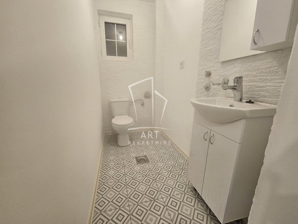 Slika 8 - Fotine Pejović, Trosoban stan za izdavanje, 89m2, 900€