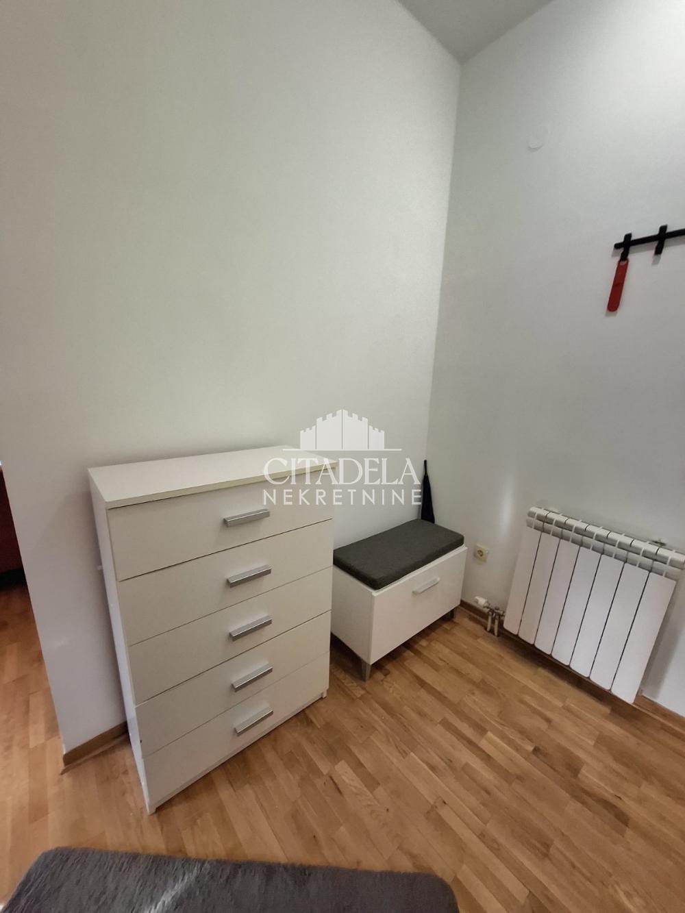 Slika 8 - Petra Konjovića, Četvorosoban stan za izdavanje, 81m2, 600€