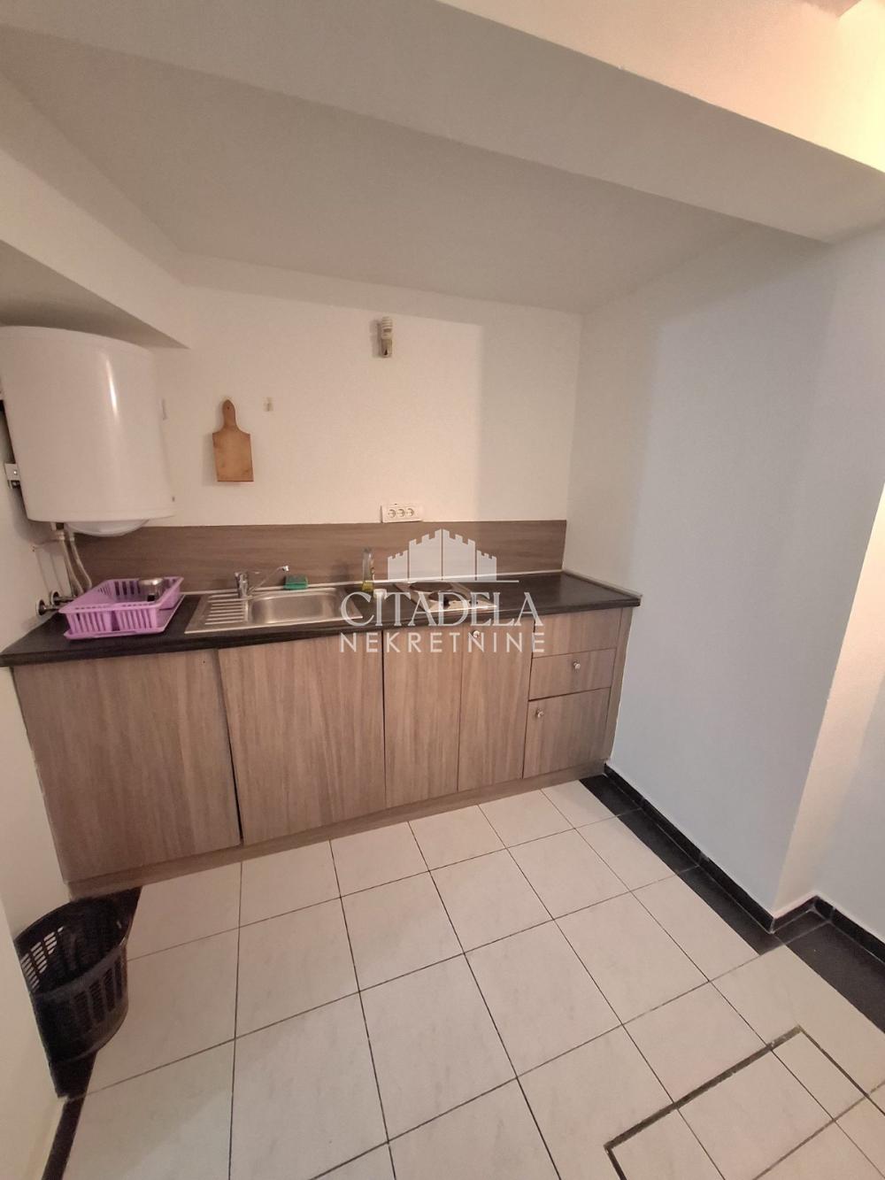 Slika 2 - Kralja Petra, Četvorosoban stan za izdavanje, 80m2, 1.000€