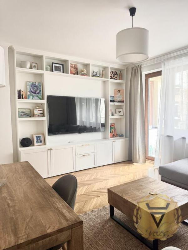 Glavna slika -Trosoban stan za izdavanje, 77m2, 1.800€