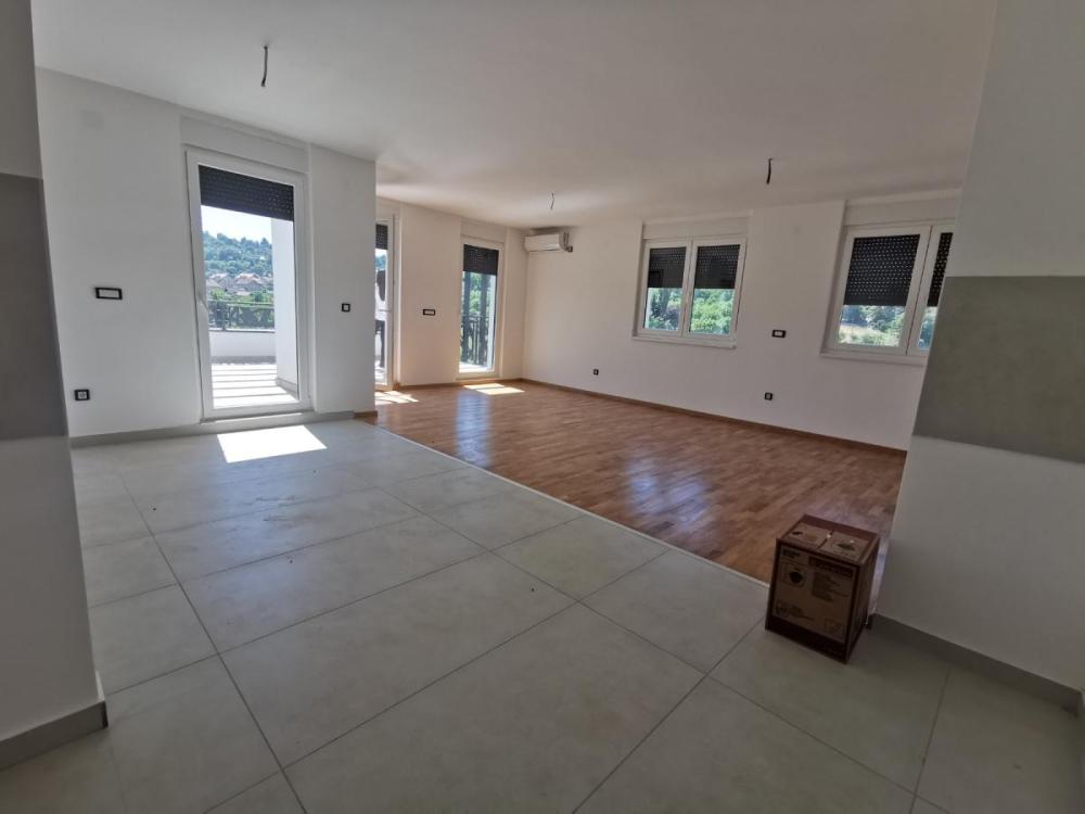 Slika 1 - Četvorosoban stan na prodaju, 124m2, 272.800€