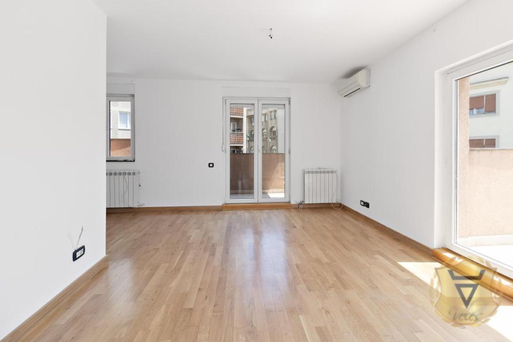 Slika 4 - Trosoban stan za izdavanje, 128m2, 1.000€