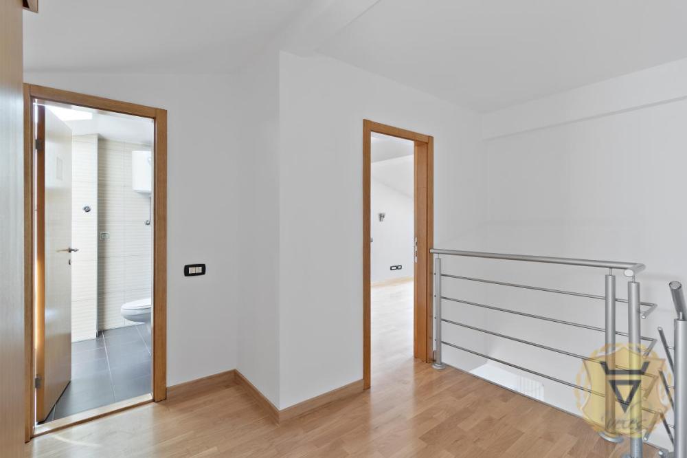 Slika 5 - Trosoban stan za izdavanje, 128m2, 1.000€