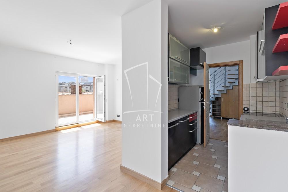 Slika 2 - Lomina, Troiposoban stan za izdavanje, 138m2, 1.000€