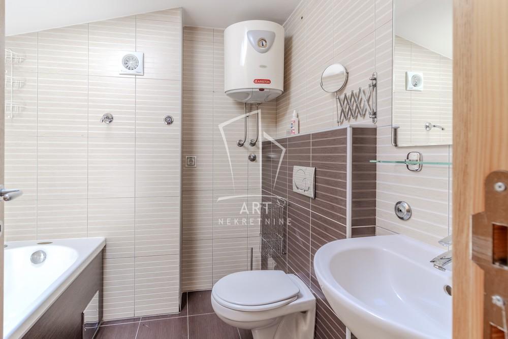 Slika 6 - Lomina, Troiposoban stan za izdavanje, 138m2, 1.000€