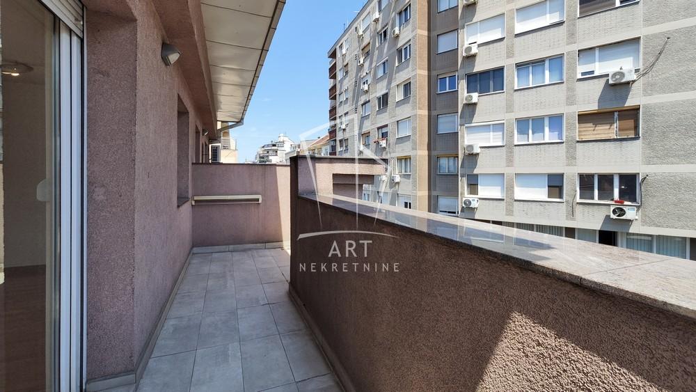 Slika 7 - Lomina, Troiposoban stan za izdavanje, 138m2, 1.000€