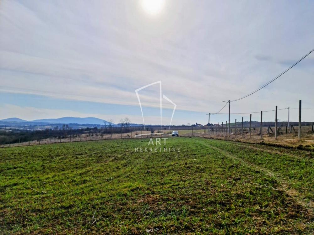 Slika 2 - Dese Marković Plac na prodaju, Sopot, Popović, 150.000€